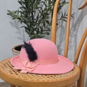 Vintage Doeskin Felt Chic Pink Wool Hat with Black Feather Accent